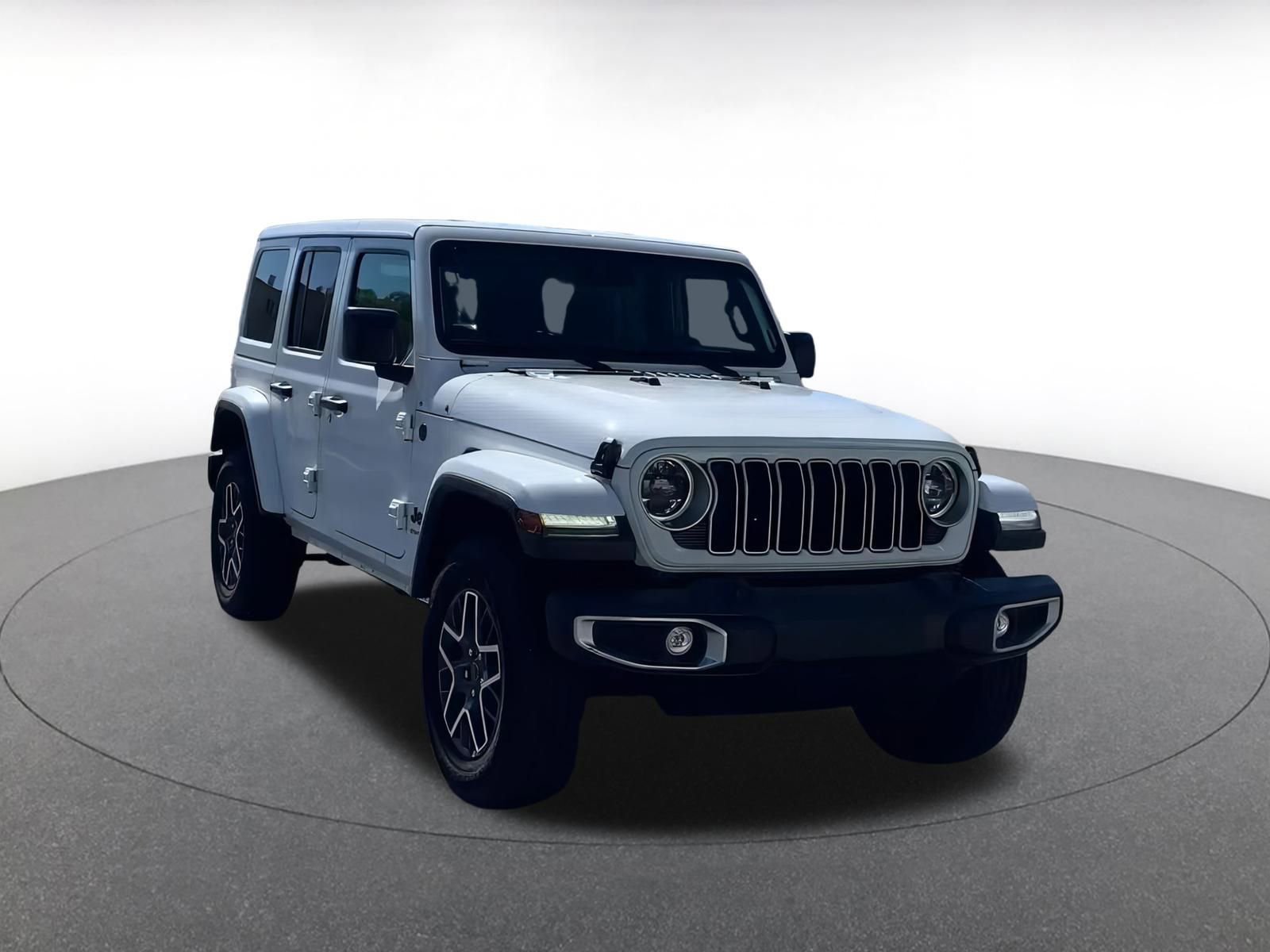 Used 2025 Jeep Wrangler Sahara image 3