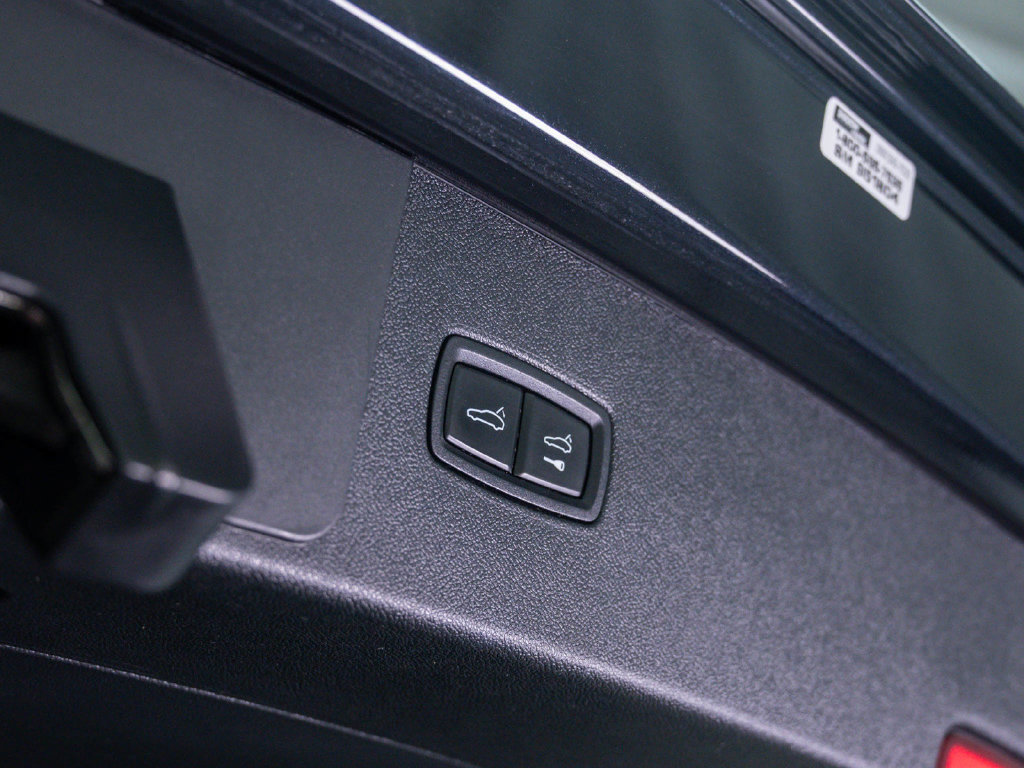 Used 2020 Porsche Cayenne S AWD/4WD image 9