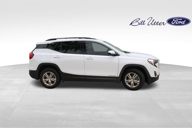 Used 2020 GMC Terrain SLE w/ Driver Convenience Package FWD image 4