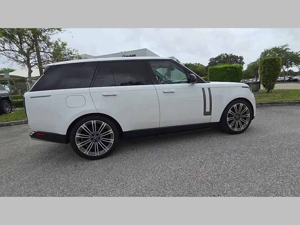 Used 2024 Land Rover Range Rover SE AWD/4WD image 32
