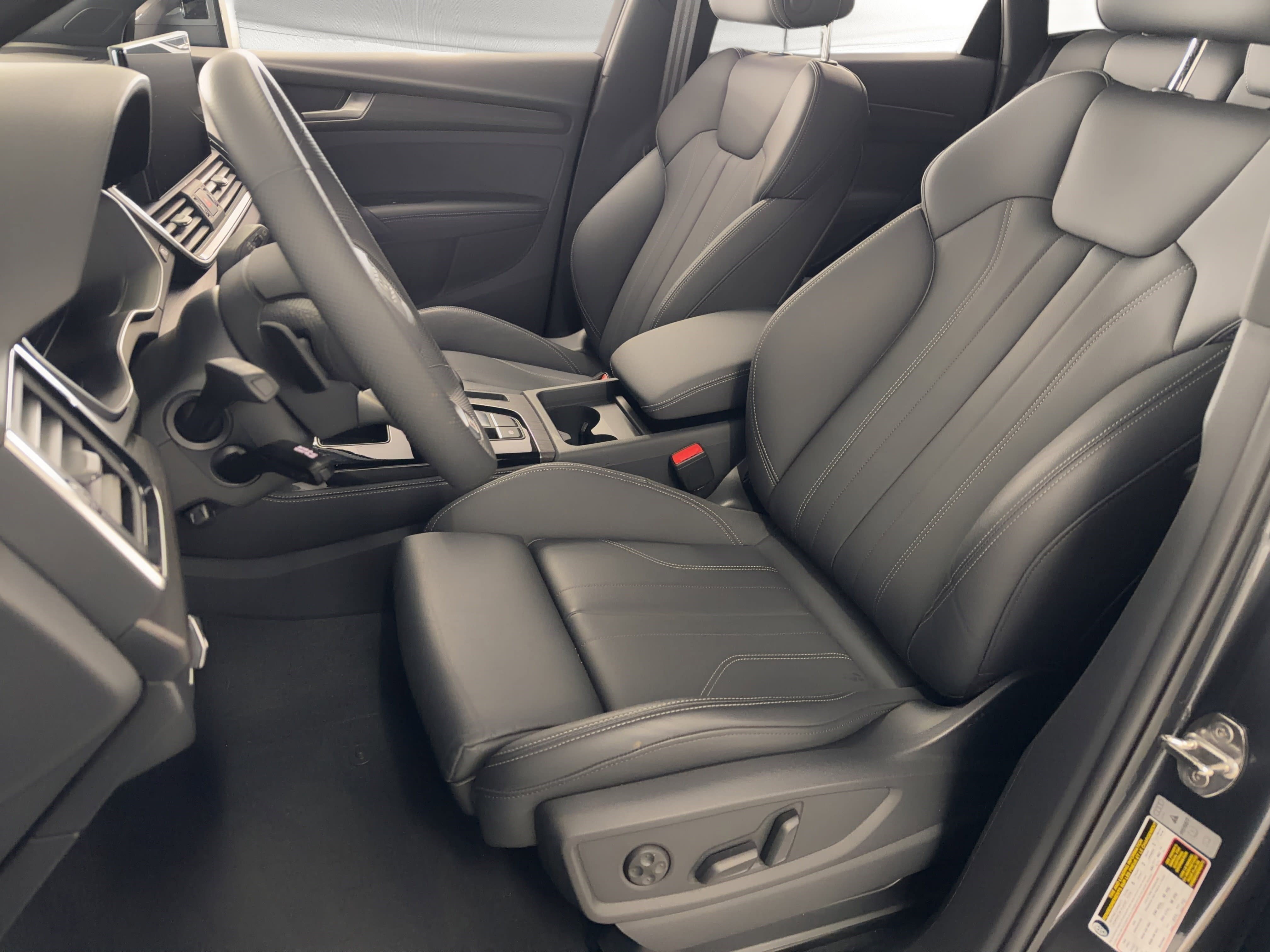 Certified 2025 Audi Q5 e Premium Plus w/ Premium Plus Package image 5