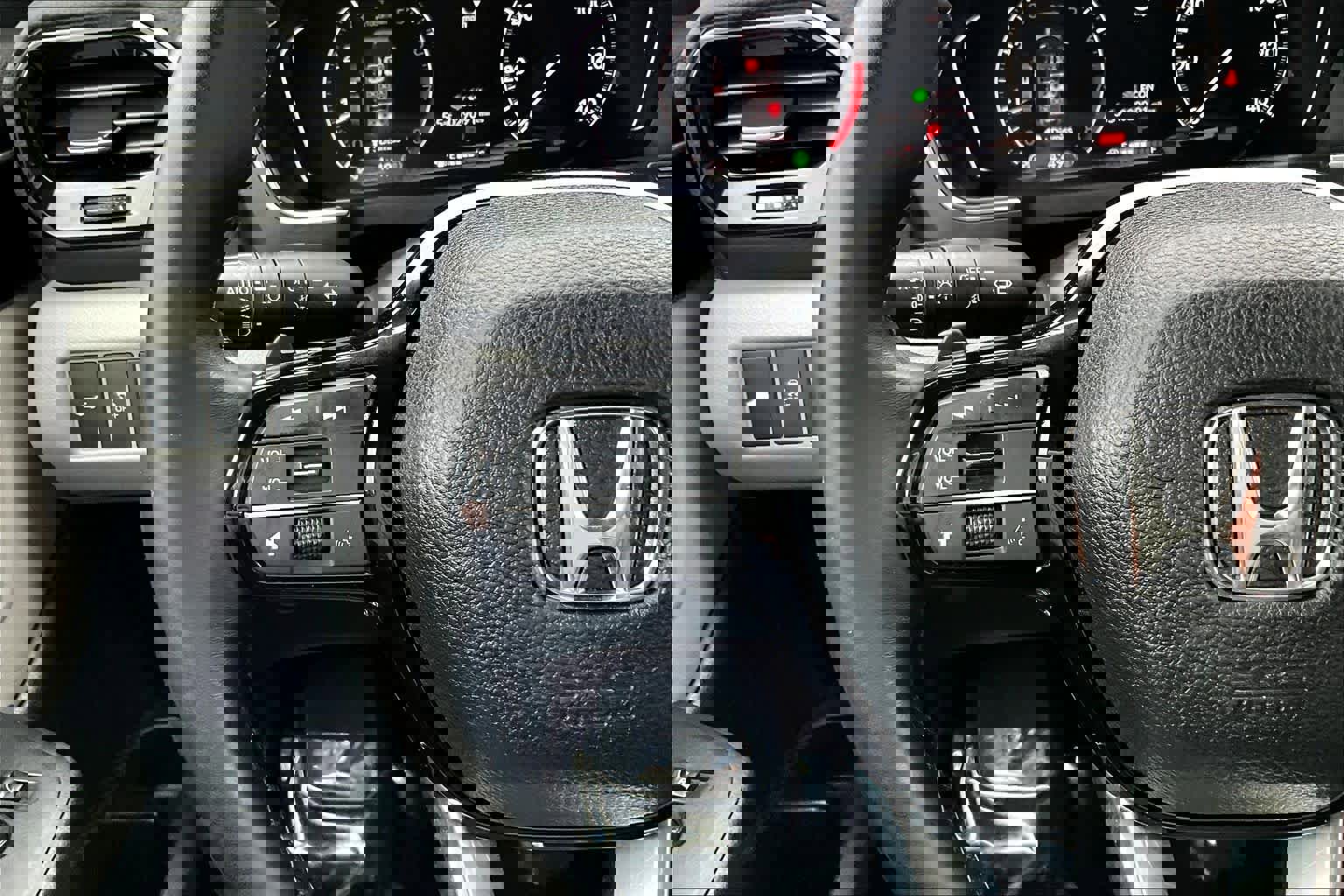 Used 2023 Honda Pilot Touring image 24