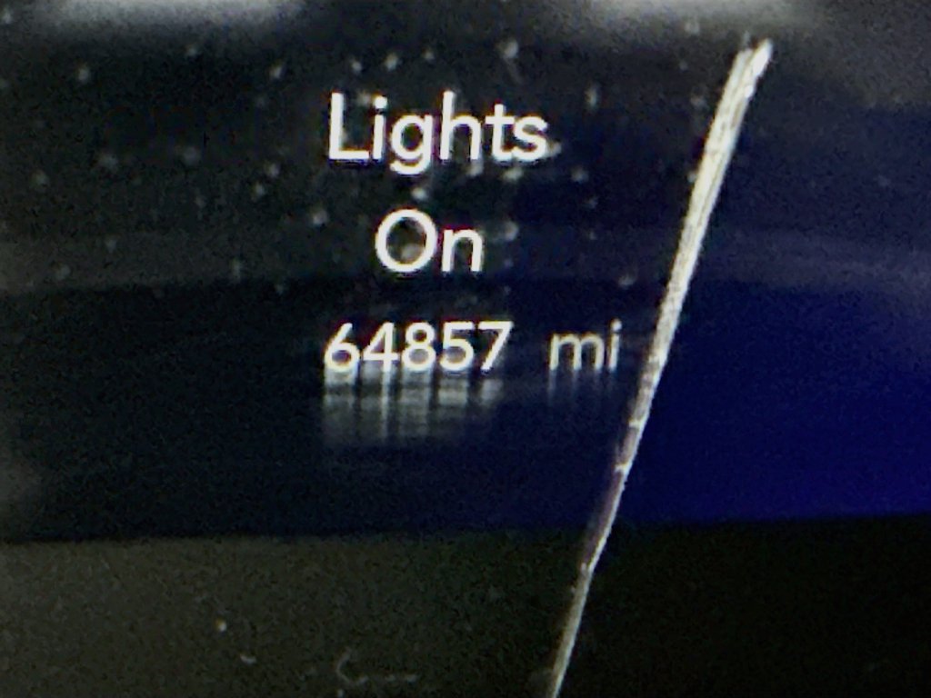 Used 2024 Chrysler Pacifica Touring-L FWD image 5