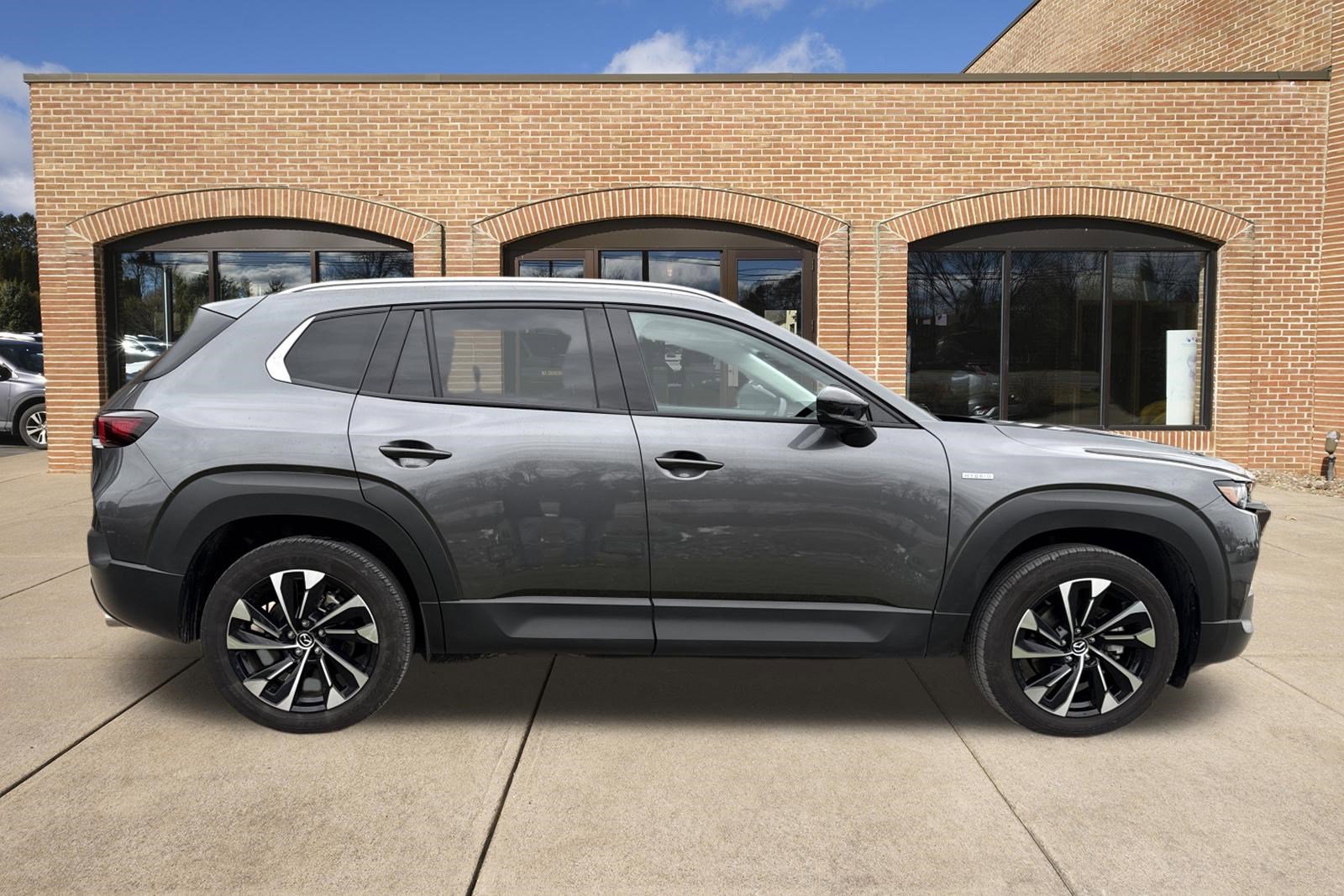 Certified 2025 MAZDA CX-50 2.5 Hybrid w/ Premium Plus Pkg image 2