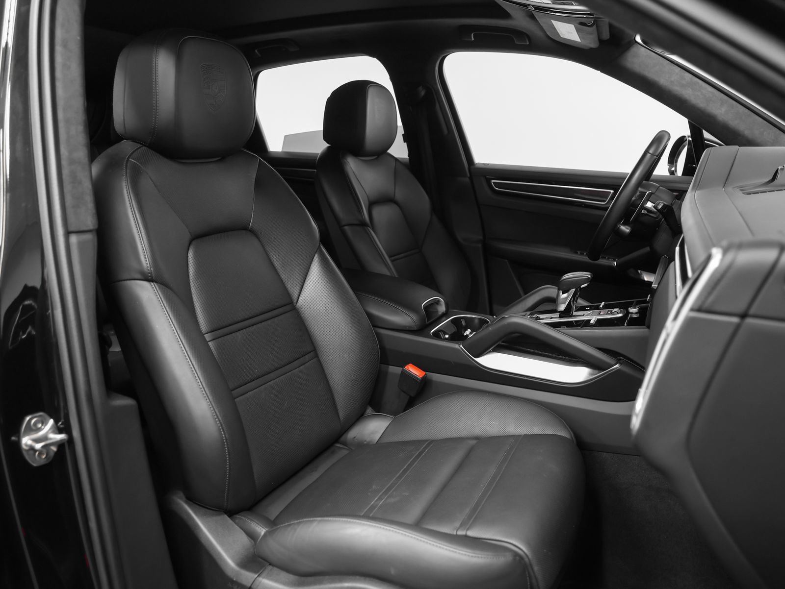 Certified 2023 Porsche Cayenne Turbo S AWD/4WD image 26