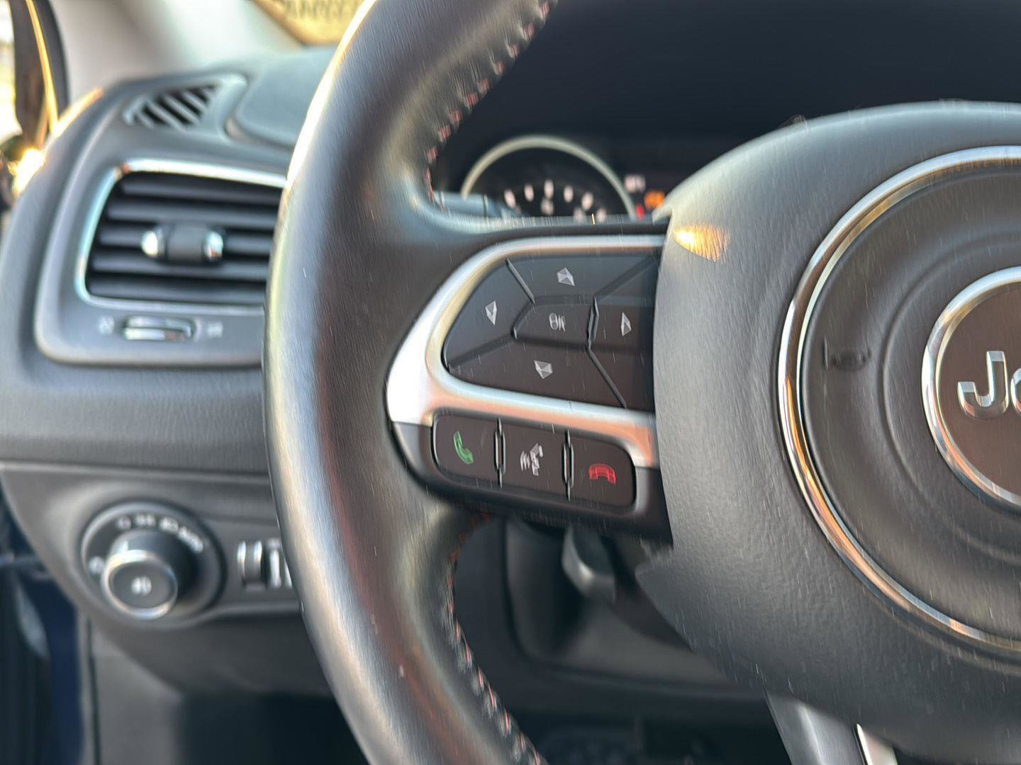 Used 2019 Jeep Compass Trailhawk image 18