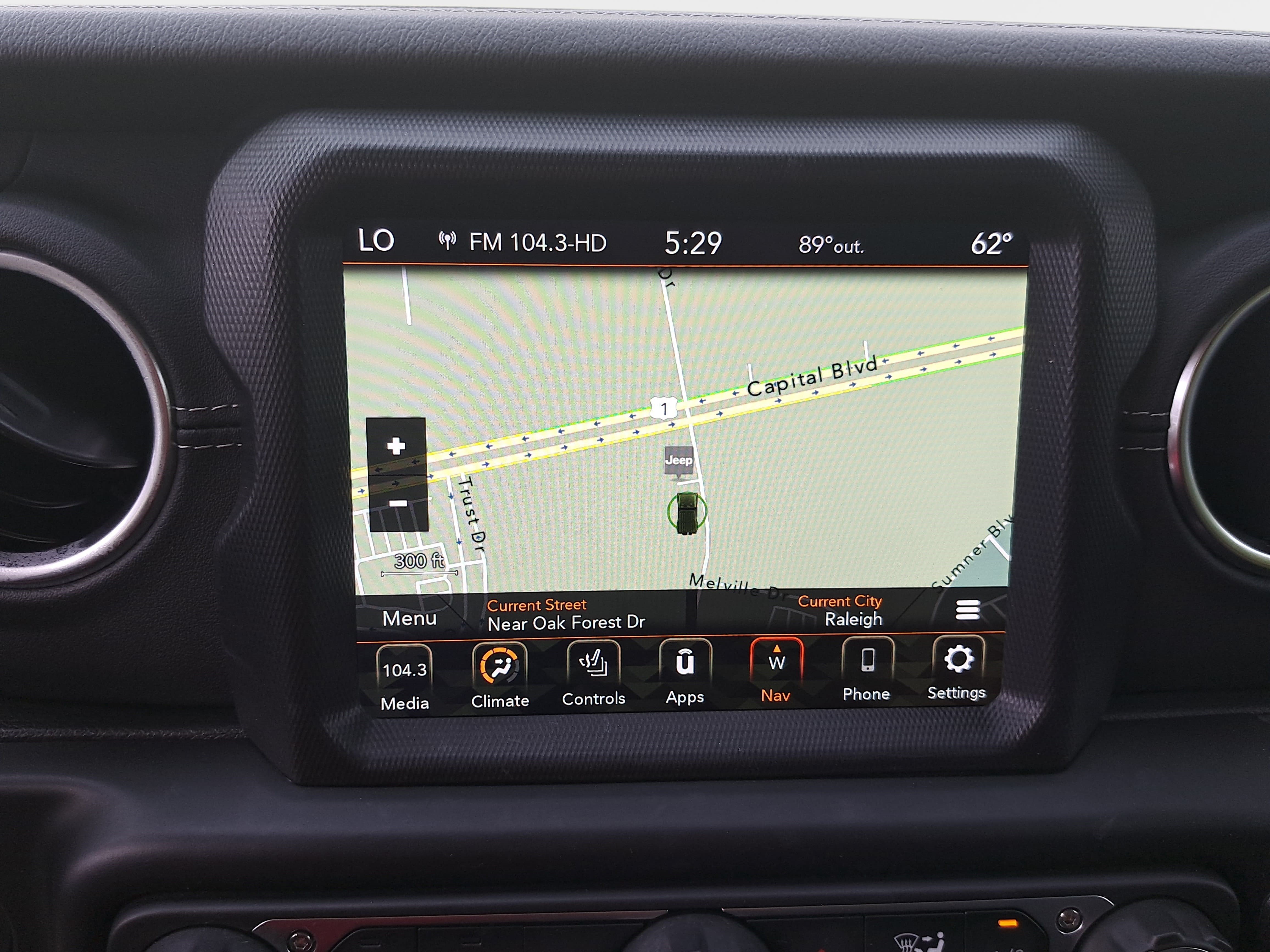 Used 2022 Jeep Wrangler Unlimited Sahara w/ Cold Weather Group AWD/4WD image 20