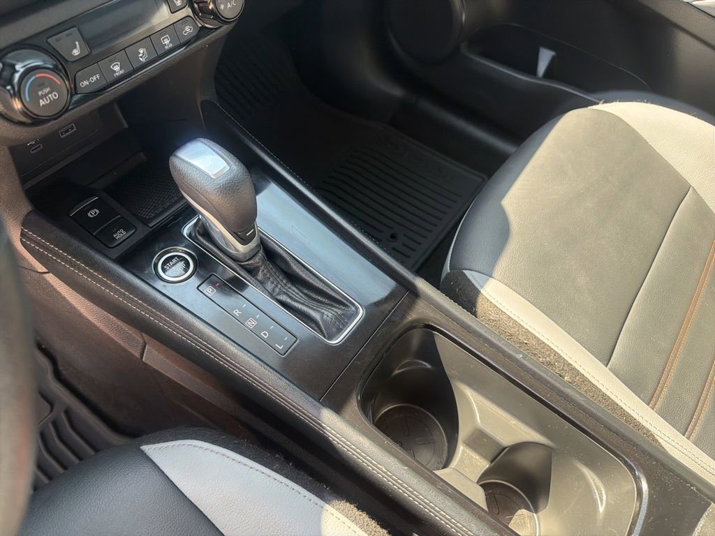 Used 2024 Nissan Kicks SR w/ SR Premium Package FWD image 14