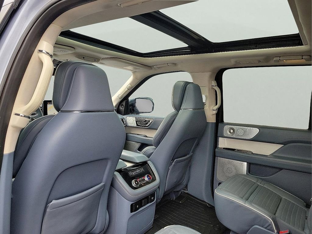 Used 2019 Lincoln Navigator L Black Label AWD/4WD image 12