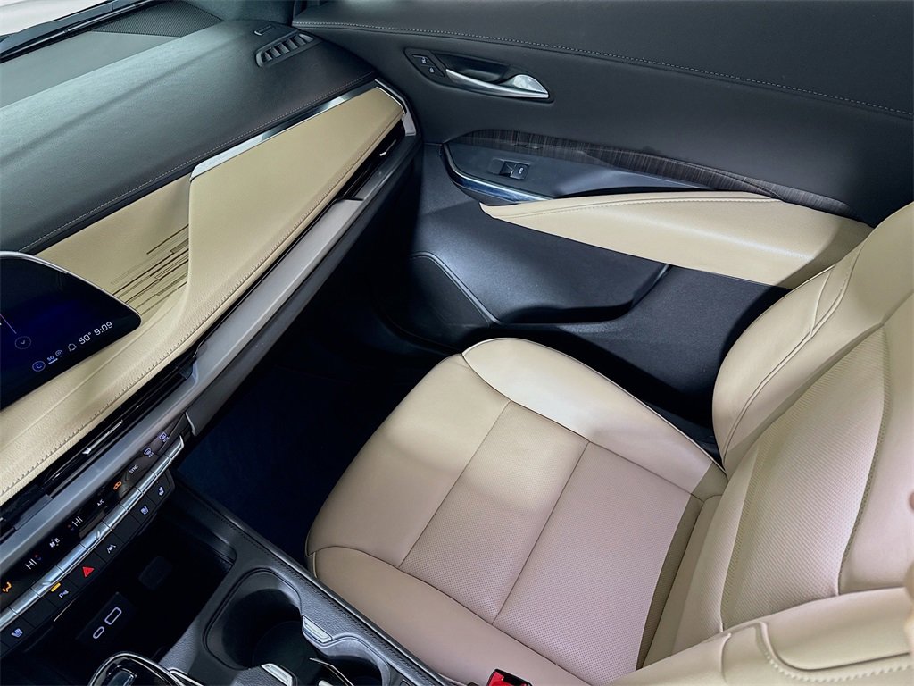 Certified 2025 Cadillac XT4 Premium Luxury image 21
