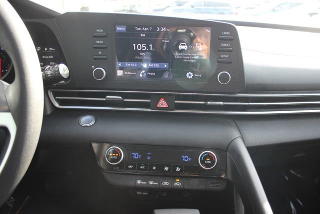 Used 2023 Hyundai Elantra SEL FWD image 4