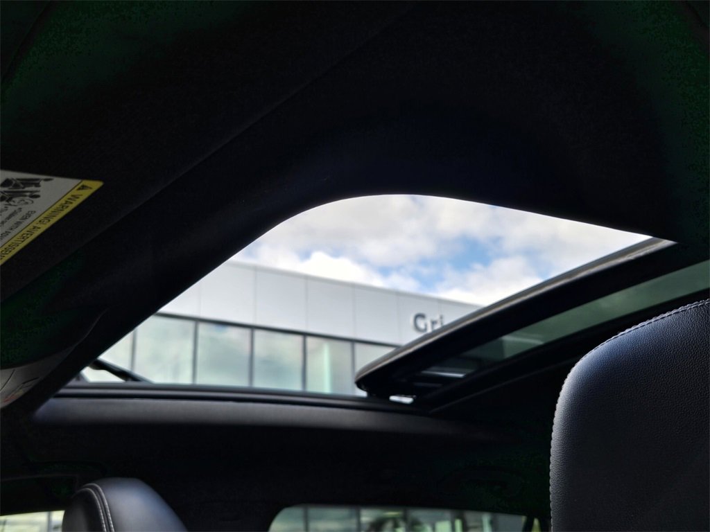 Used 2021 Volkswagen Atlas Cross Sport SE w/ Panoramic Sunroof Package image 15