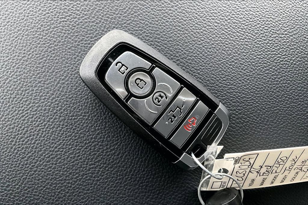 Used 2026 Ford F450 Lariat w/ FX4 Off-Road Package image 13