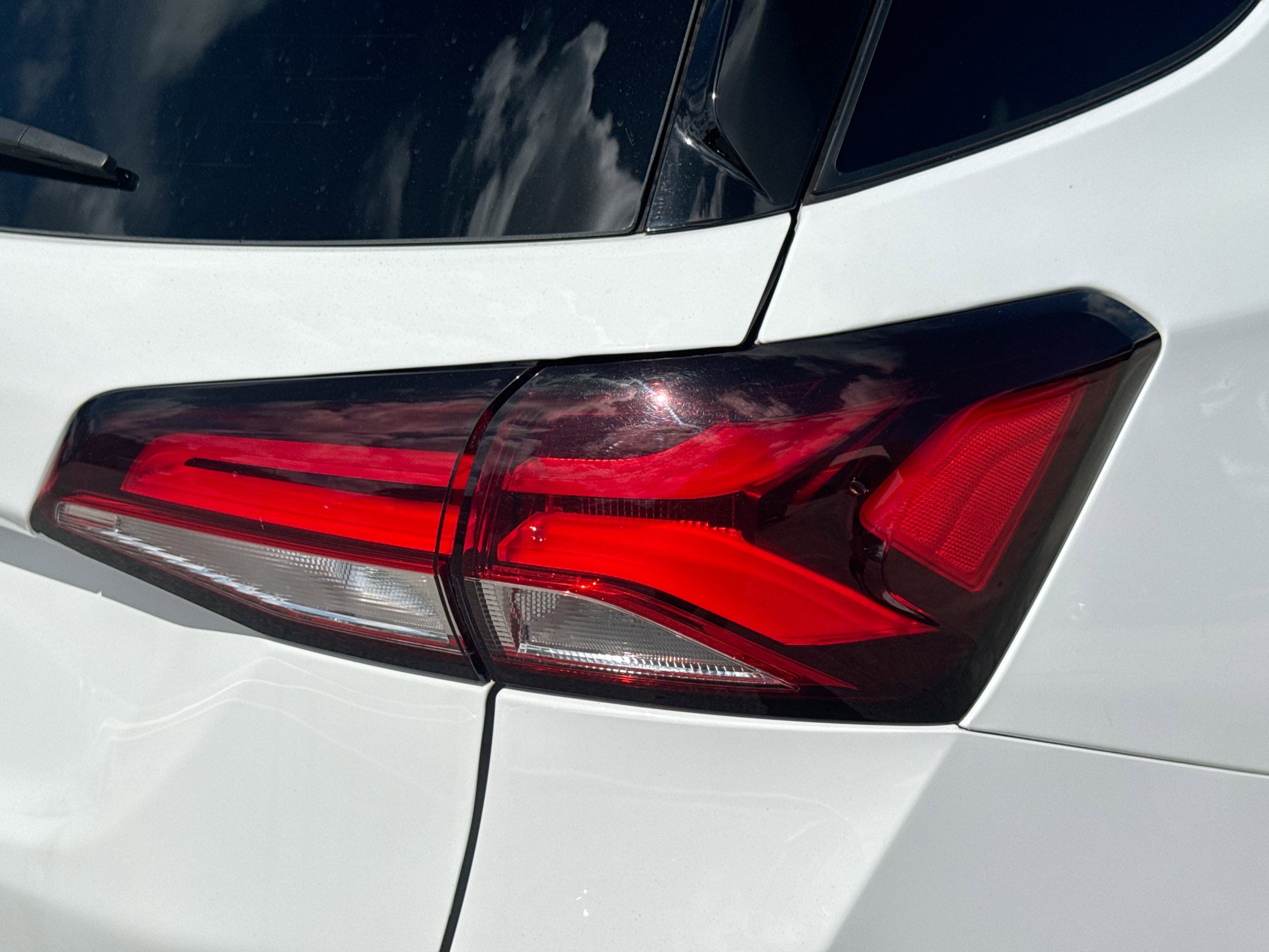 Used 2022 Chevrolet Equinox RS w/ RS Leather Package image 27