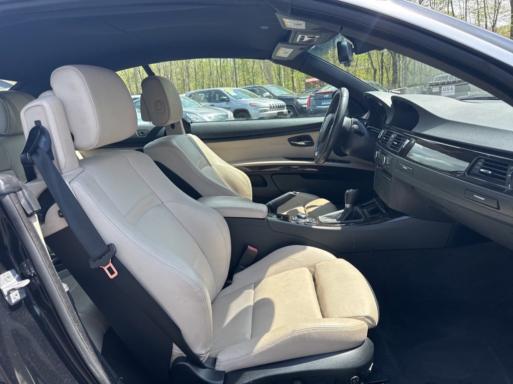 Used 2013 BMW 335i Convertible image 23
