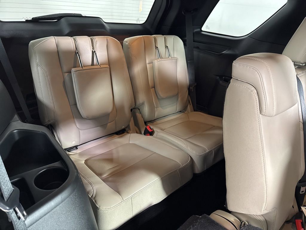 Used 2018 Ford Explorer XLT w/ Equipment Group 202A FWD image 15