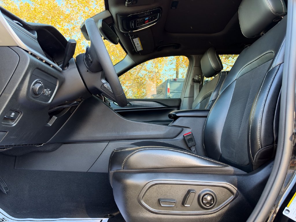Used 2024 Jeep Grand Cherokee Altitude AWD/4WD image 19