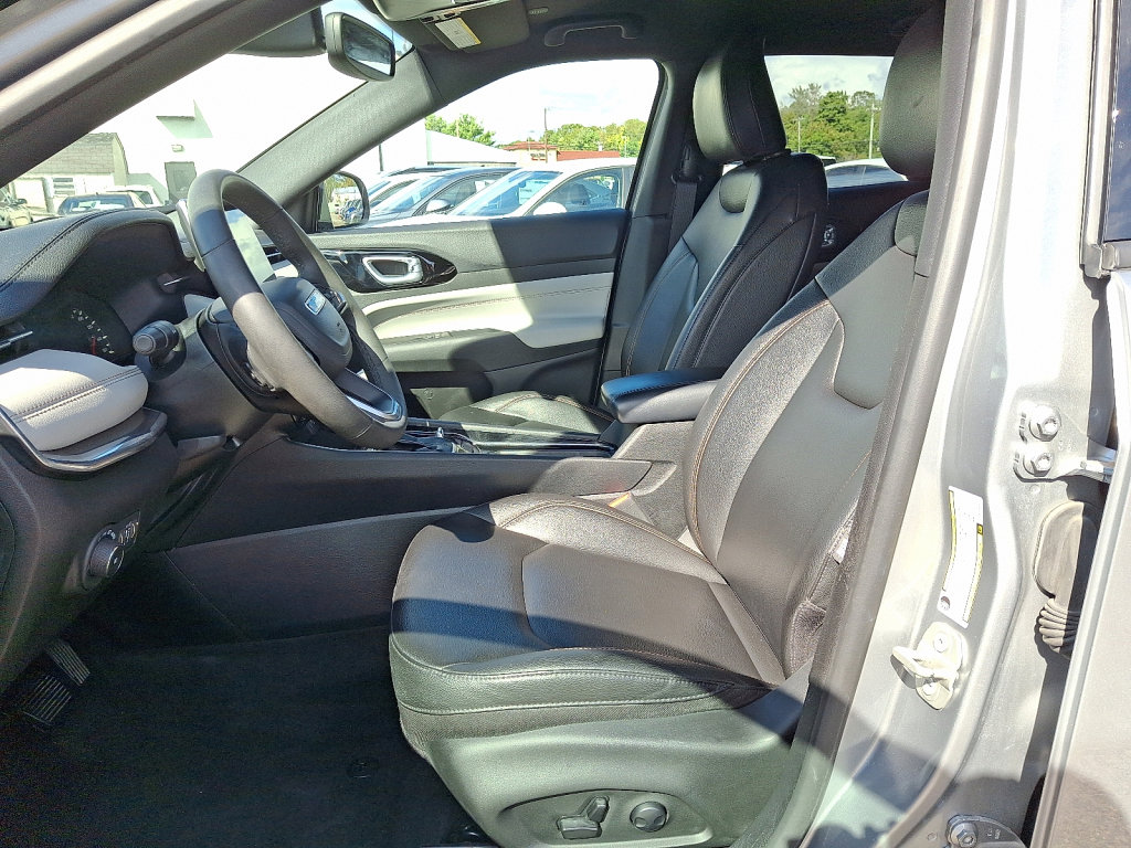 Used 2024 Jeep Compass Limited image 24