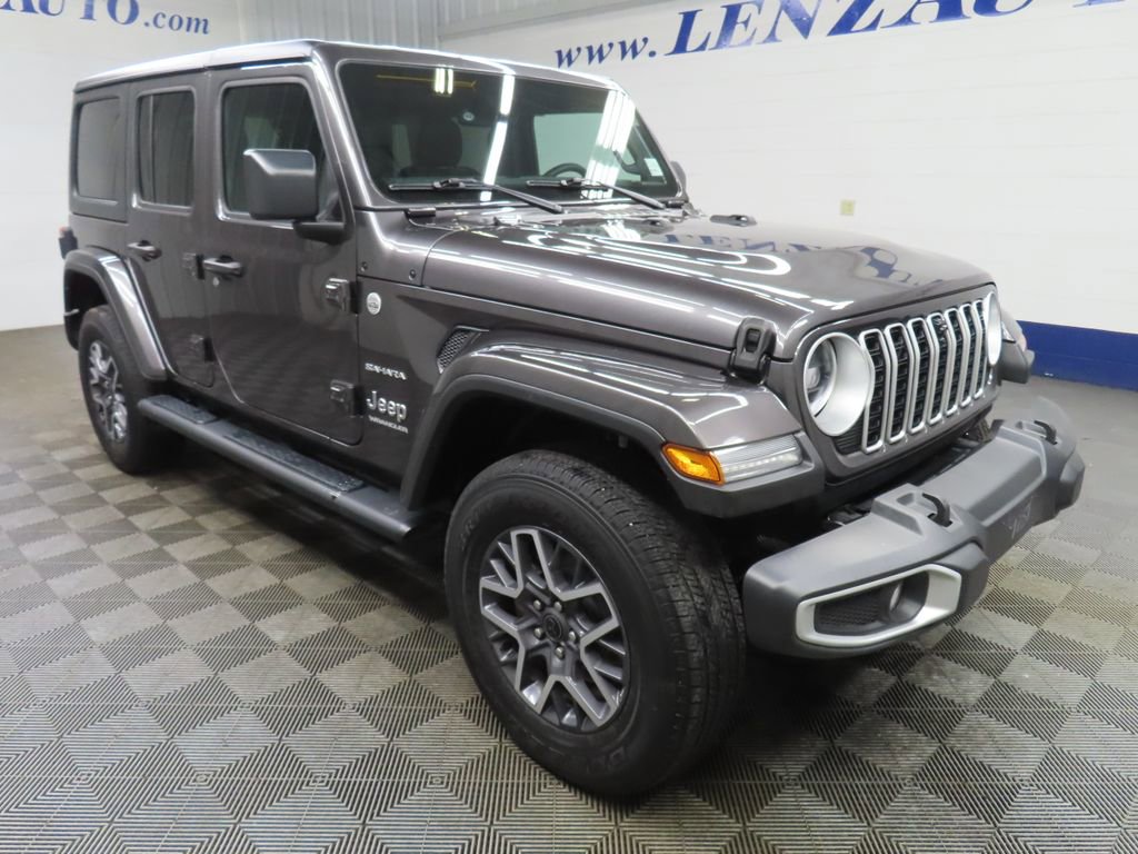 Used 2024 Jeep Wrangler Unlimited Sahara w/ Technology Group AWD/4WD image 3
