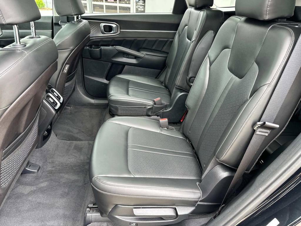 Used 2022 Kia Sorento SX image 11