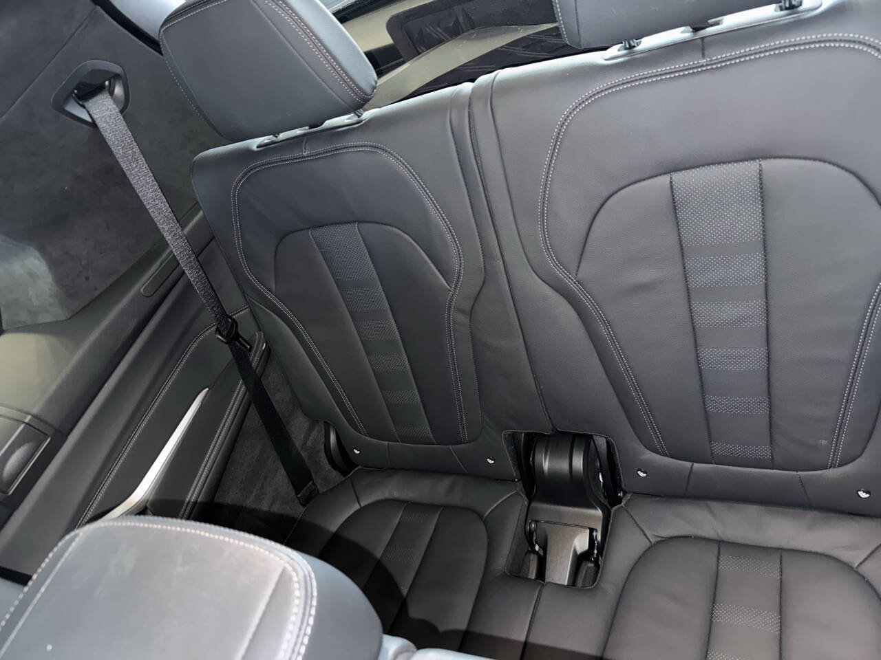 Used 2022 BMW X7 xDrive40i w/ M Sport Package image 29