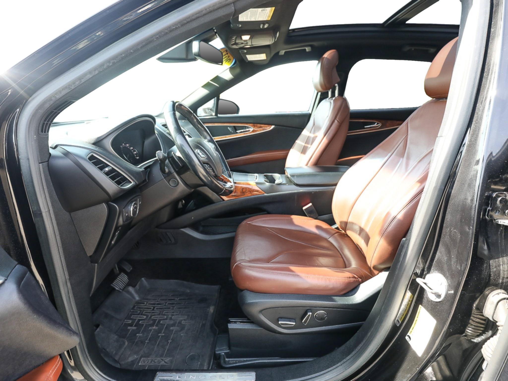 Used 2017 Lincoln MKX Reserve w/ Lincoln MKX Climate Package AWD/4WD image 13