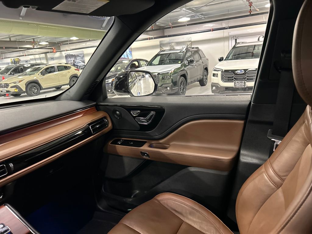 Used 2023 Lincoln Aviator Reserve w/ Elements Package Plus AWD/4WD image 26
