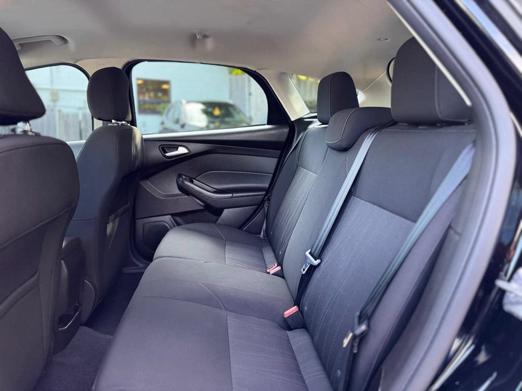 Used 2016 Ford Focus SE FWD image 20