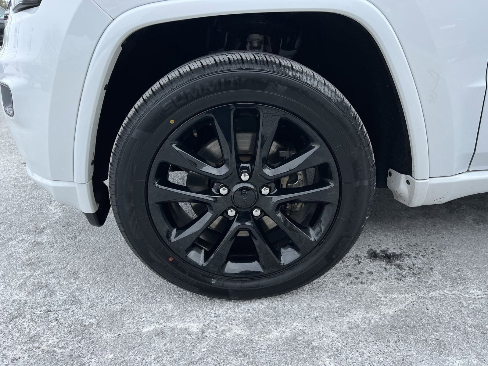 Used 2022 Jeep Grand Cherokee Laredo X image 12