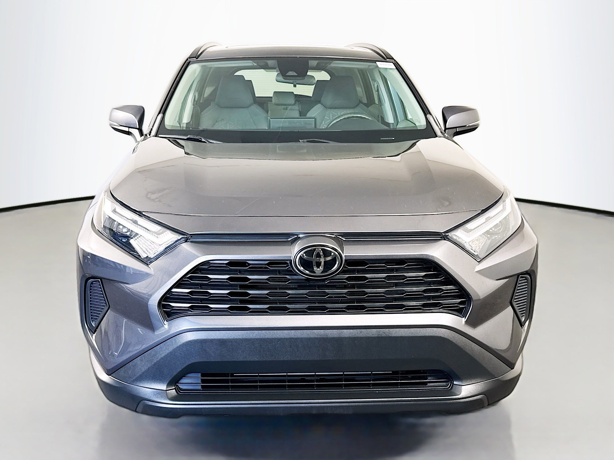 Used 2022 Toyota RAV4 XLE image 2