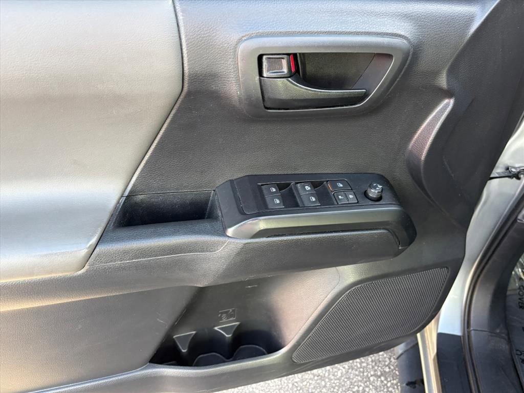 Used 2022 Toyota Tacoma SR image 19