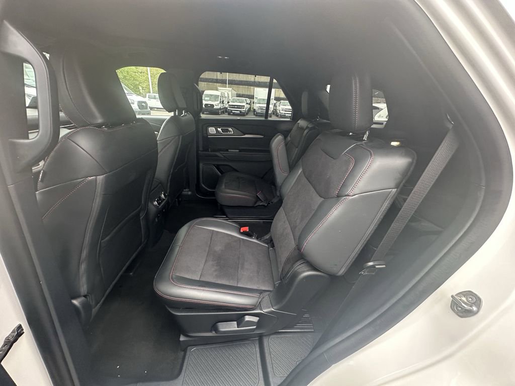 Used 2025 Ford Explorer ST AWD/4WD image 10