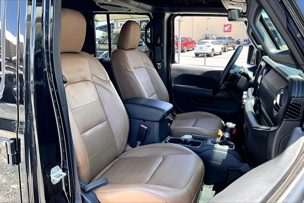 Used 2021 Jeep Wrangler Unlimited Sahara w/ Cold Weather Group AWD/4WD image 10