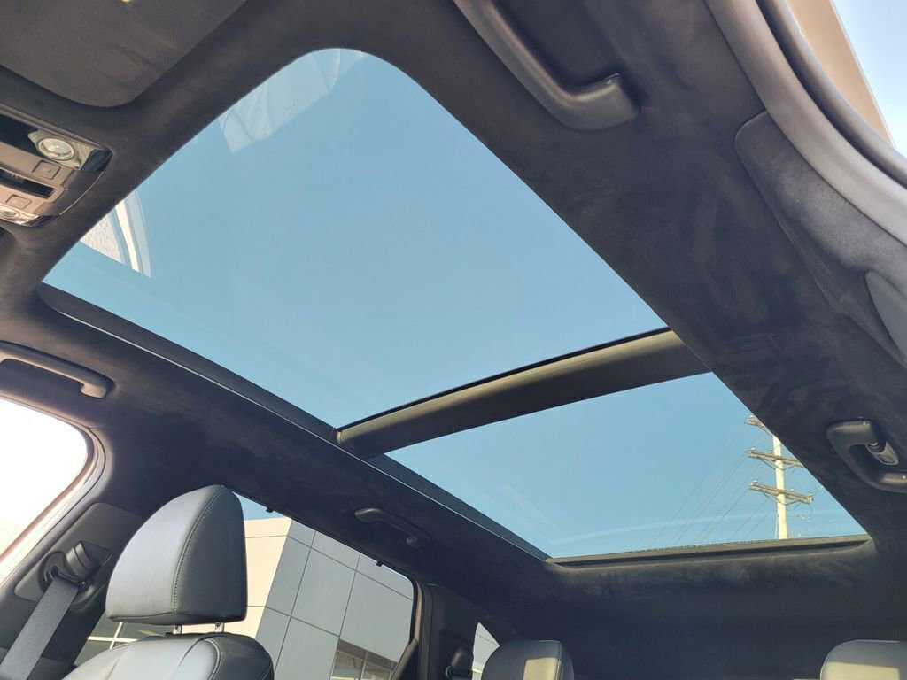 Used 2024 Kia Sorento SX Prestige image 16