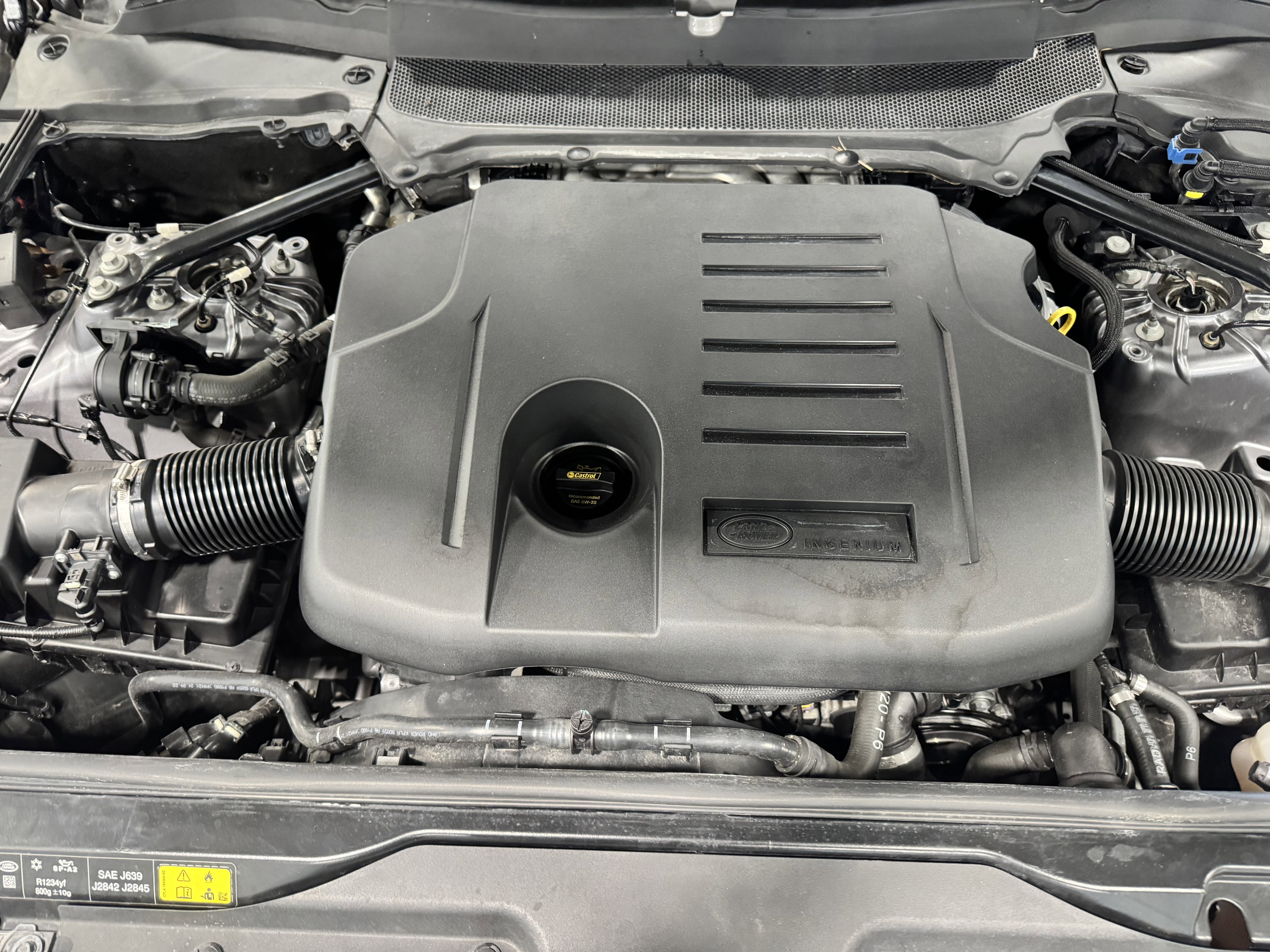 Used 2023 Land Rover Discovery S R-Dynamic image 18