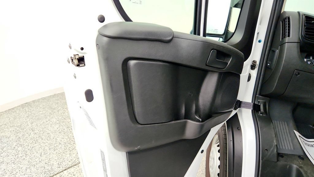 Used 2025 RAM ProMaster 2500 w/ U-Haul Equipment Group FWD image 10