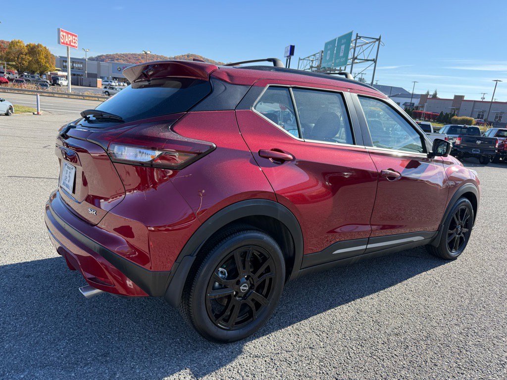 Used 2024 Nissan Kicks SR w/ SR Premium Package image 6