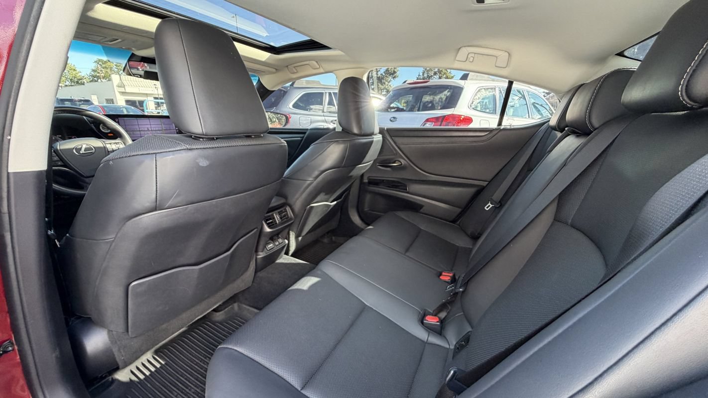Used 2022 Lexus ES 250 w/ Premium Package AWD/4WD image 9