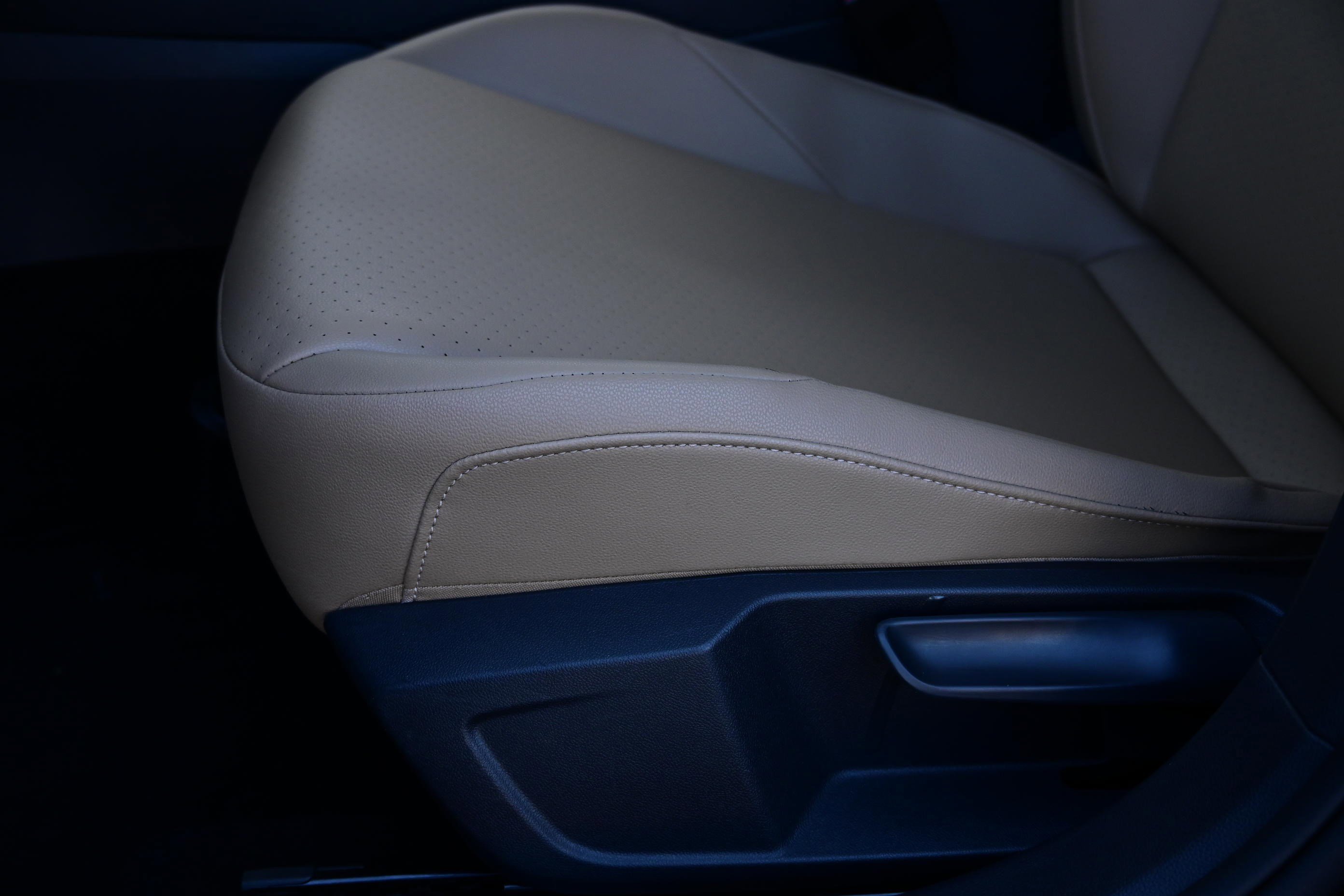 Used 2020 Volkswagen Jetta SE w/ SE Cold Weather Package image 26