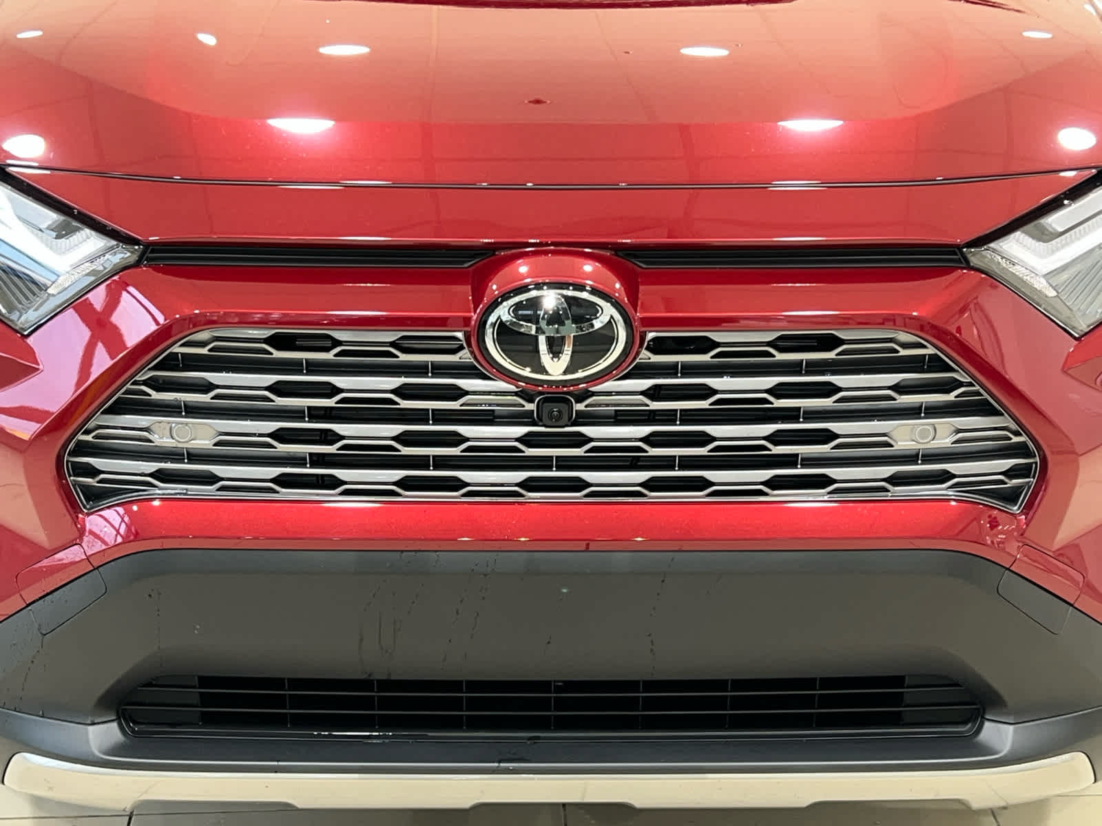 Used 2025 Toyota RAV4 Limited w/ Advanced Technology Package AWD/4WD image 3