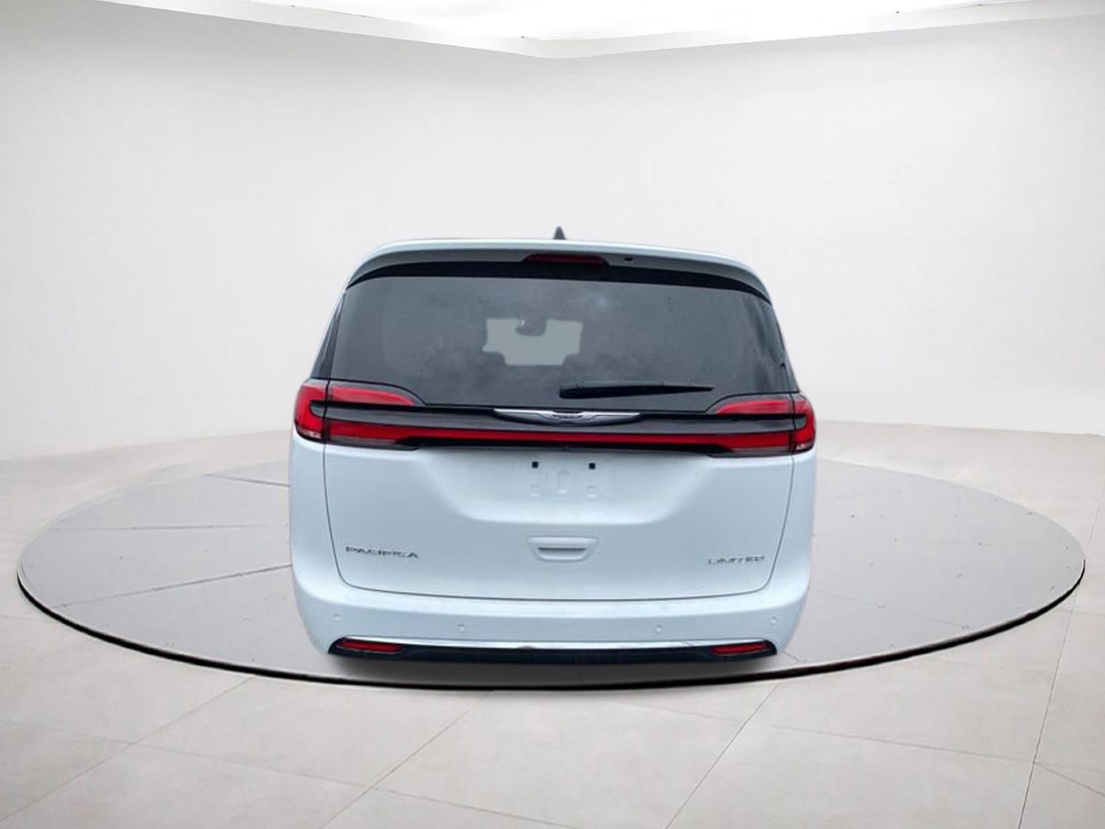Certified 2024 Chrysler Pacifica Limited FWD image 5