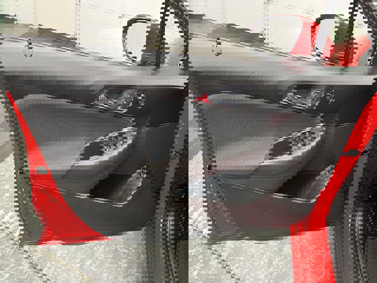 Used 2017 Chevrolet Cruze LT image 6