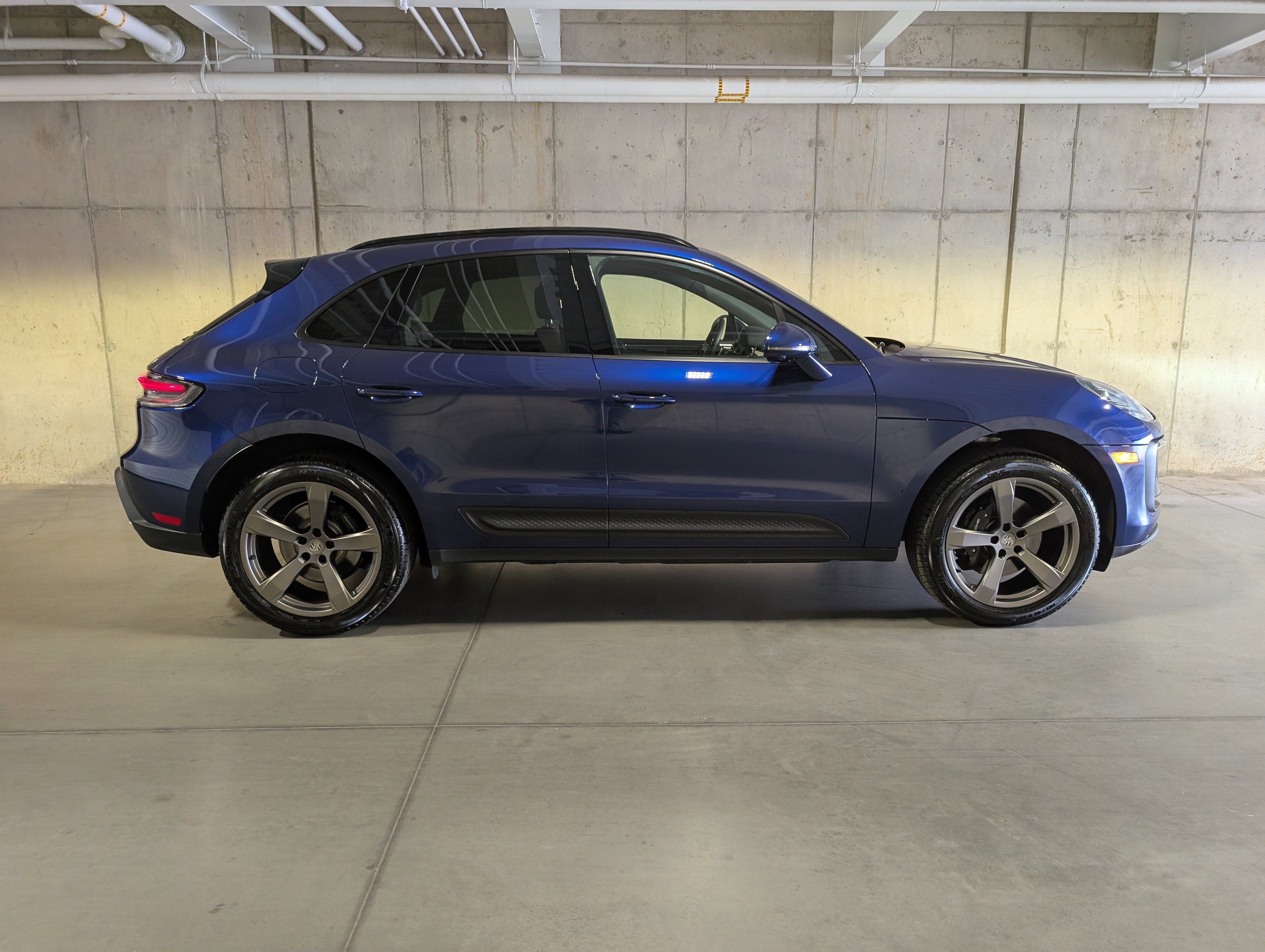 Certified 2025 Porsche Macan image 9