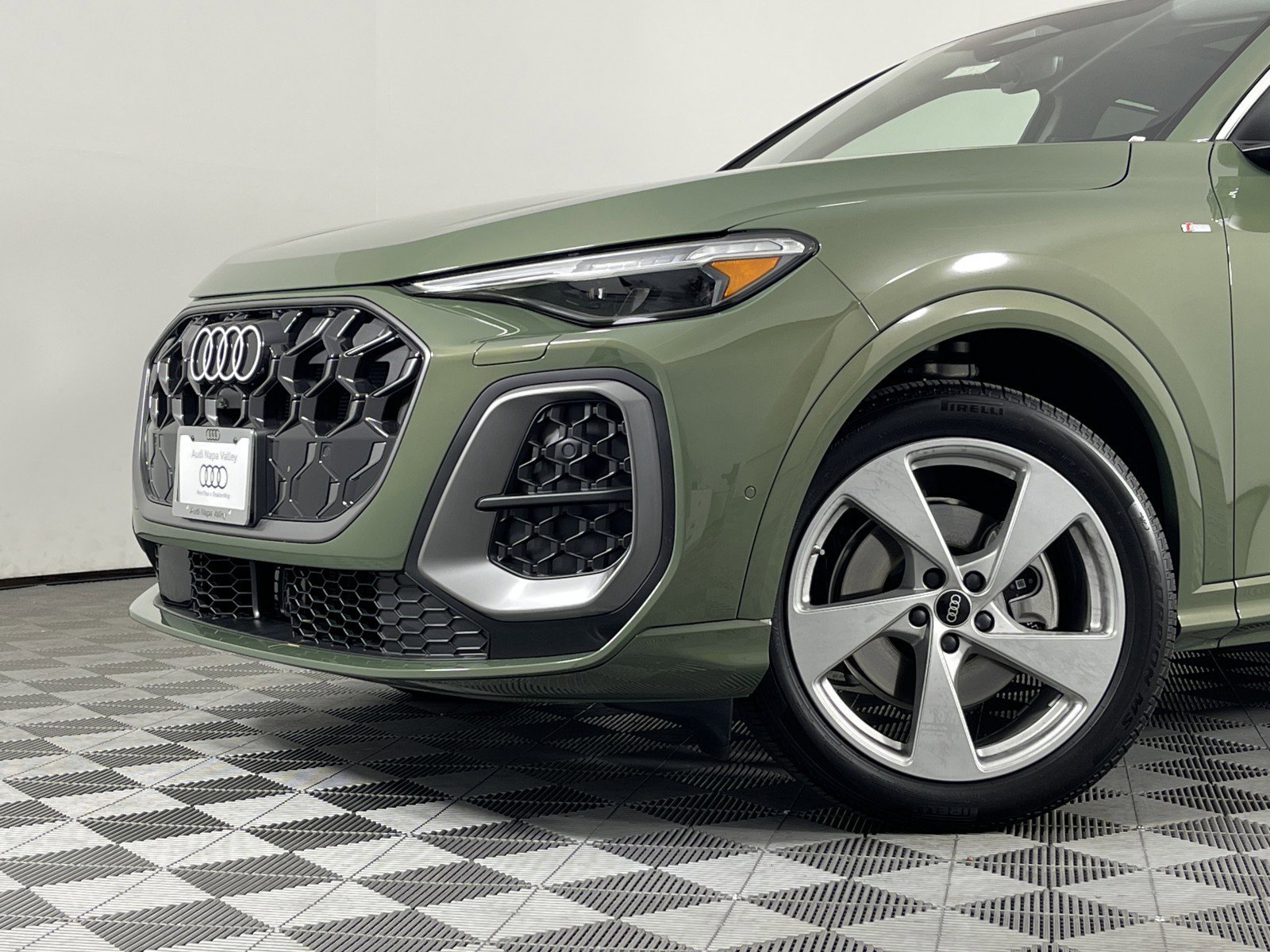 New 2025 Audi Q5 Prestige image 6