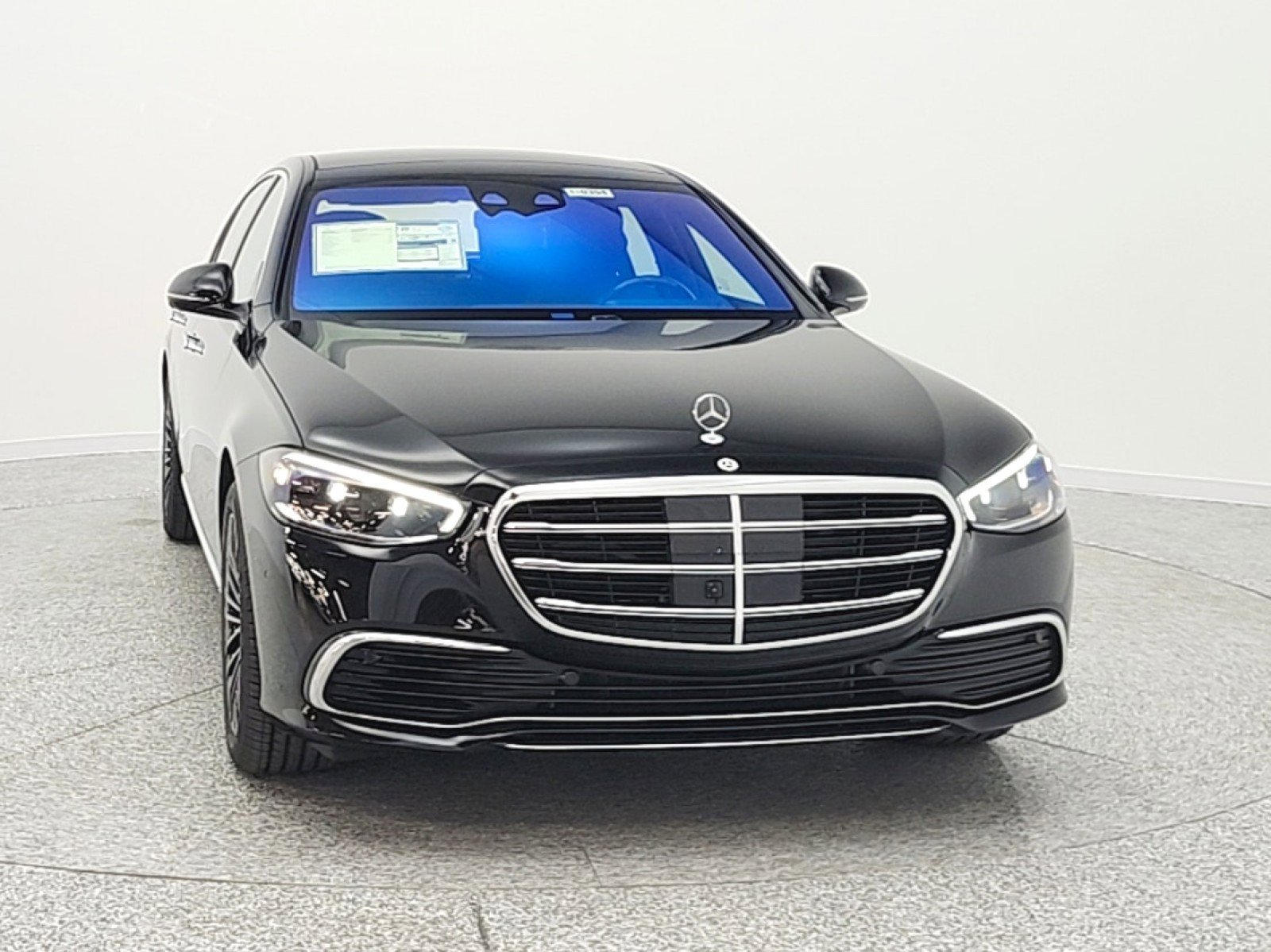 New 2026 Mercedes-Benz S 580 4MATIC Sedan image 2