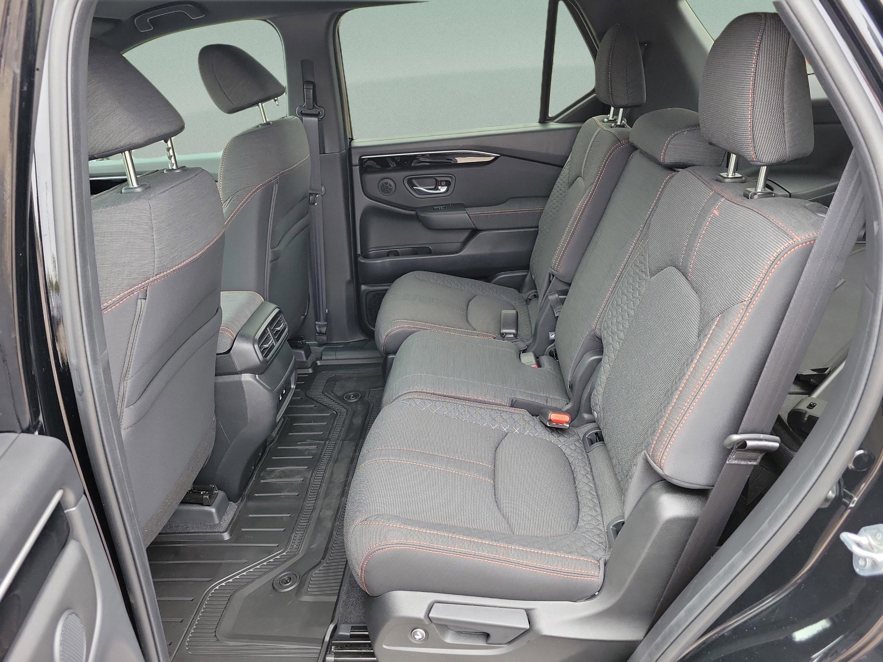 New 2026 Honda Pilot Sport image 10