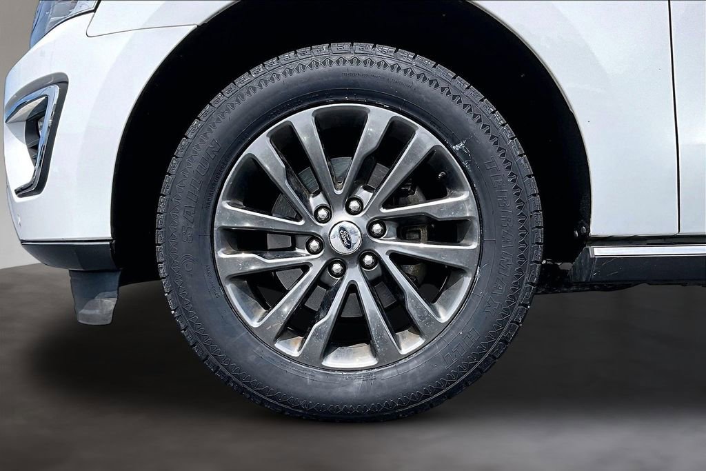 Used 2020 Ford Expedition Max Limited w/ Equipment Group 301A RWD image 9