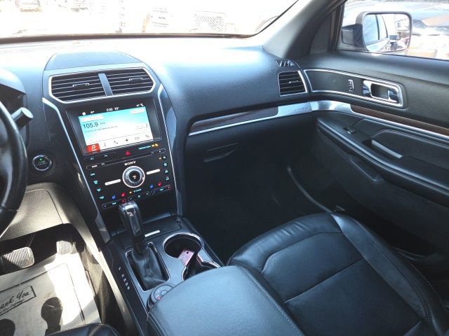 Used 2017 Ford Explorer Limited image 28
