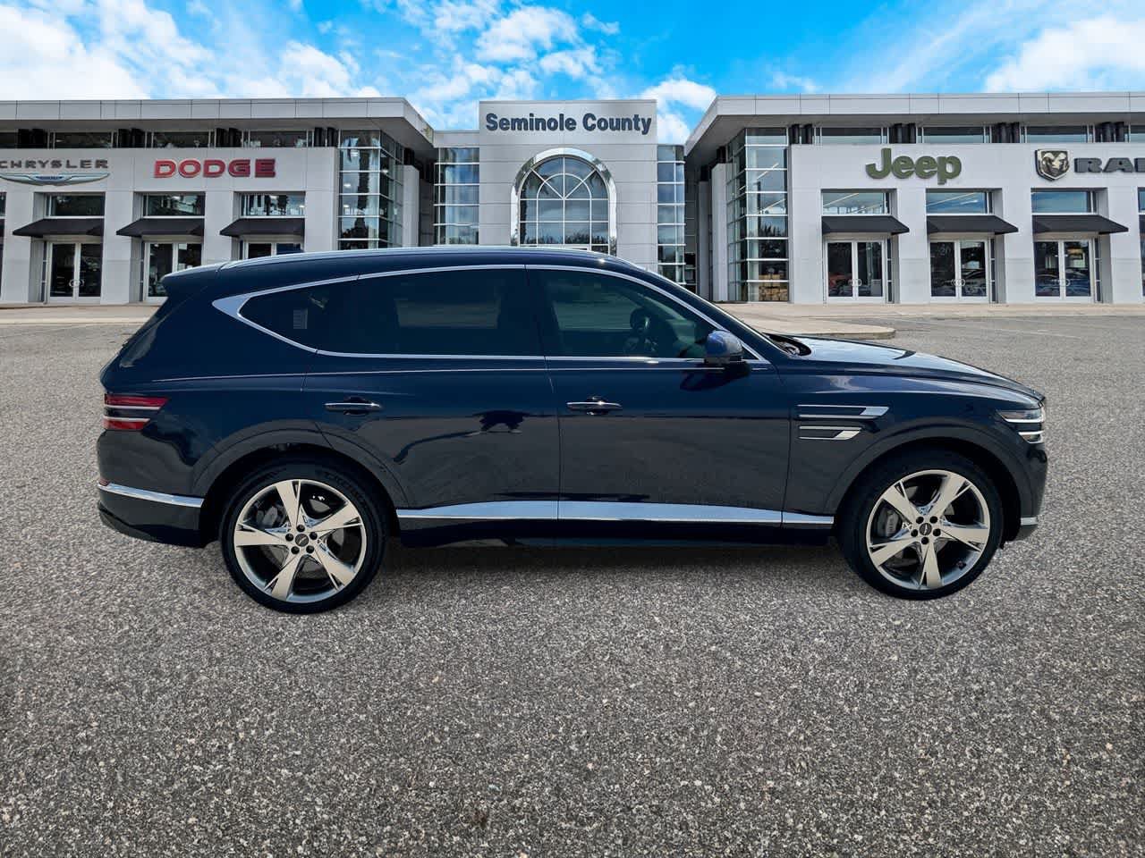 Used 2024 Genesis GV80 2.5T w/ Prestige Package AWD/4WD image 9