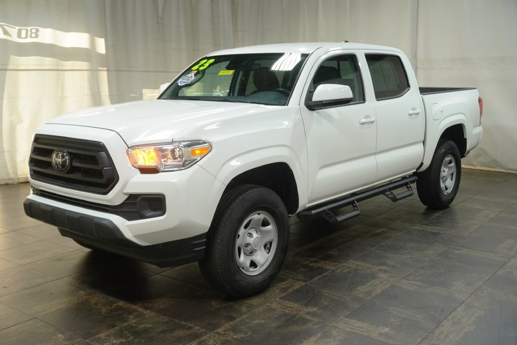 Used 2023 Toyota Tacoma SR AWD/4WD image 2